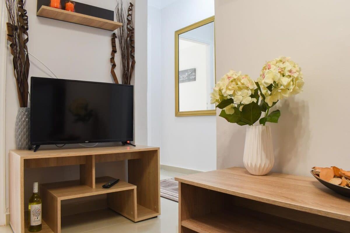 דירות קלמאטה Comfy Central Square Gem With Balcony מראה חיצוני תמונה