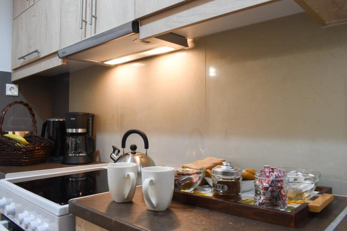 דירות קלמאטה Comfy Central Square Gem With Balcony מראה חיצוני תמונה